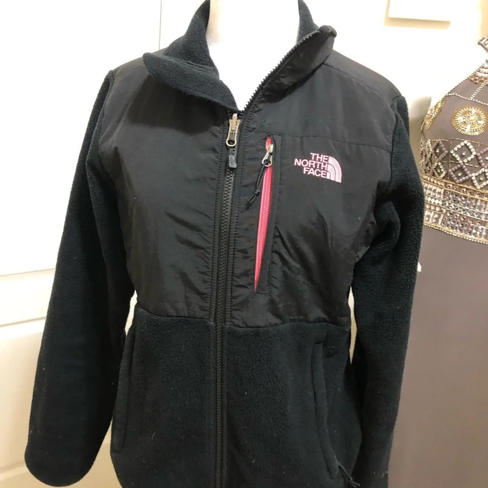 The North Face fleas jacket with pink zipper